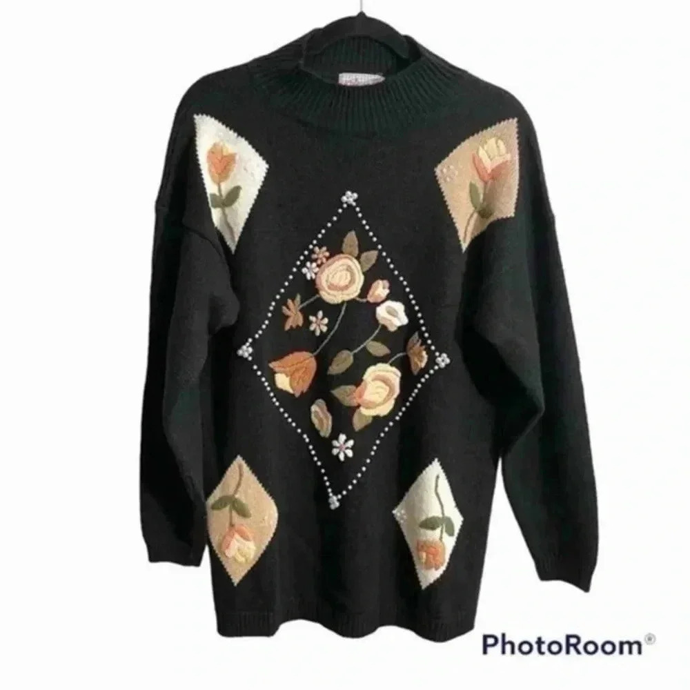 Spice of life vintage embroidered sweater Medium